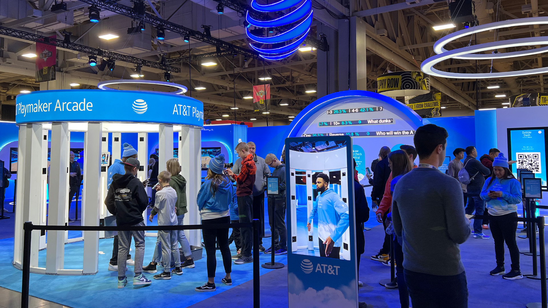 XR Avatar Scanner used at the NBA All-Star Playmaker Arcade and the line of fans waiting to be scanned.